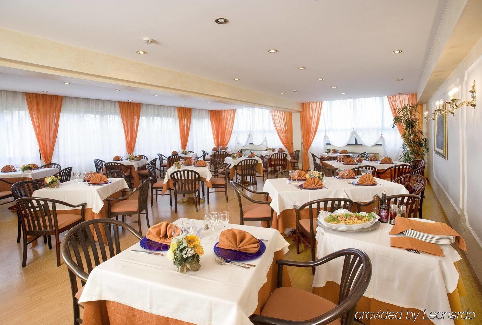 Quality Hotel Rouge Et Noir Rome Restoran gambar